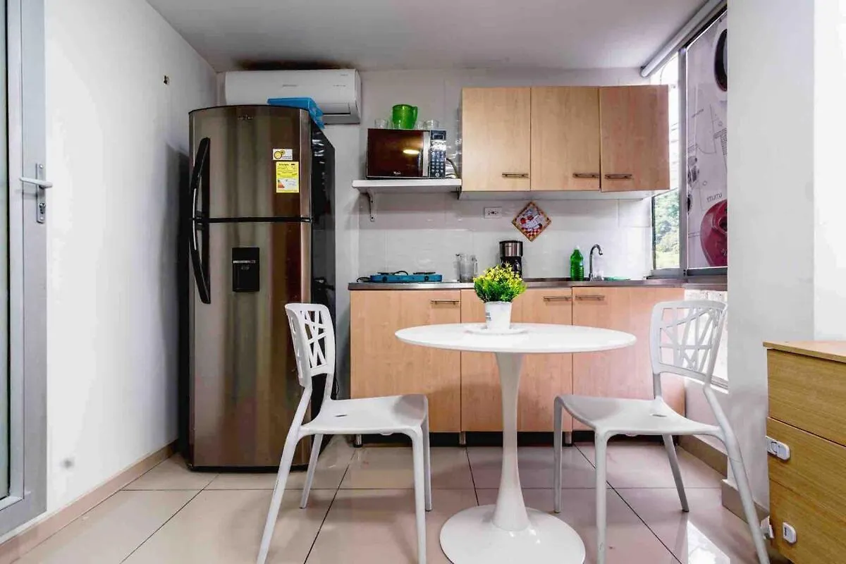 Comfortable Apartment In Laureles Medellín Kolumbie